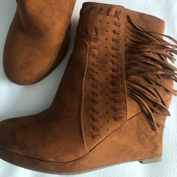 Excellent Condition!! Fringe Ankle Boots - Picture 3 of 7